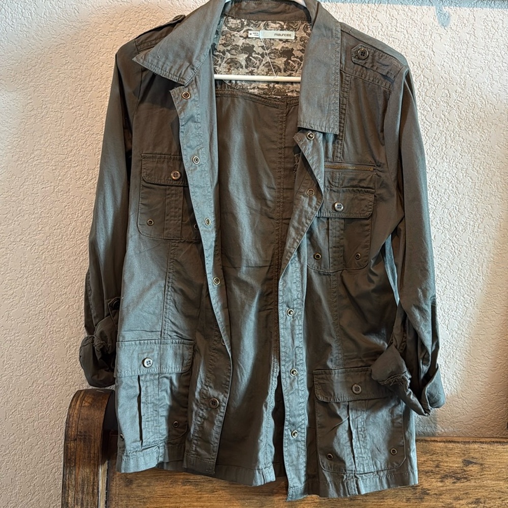 Maurice‘s military jacket!
